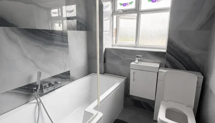Applewood - bathroom